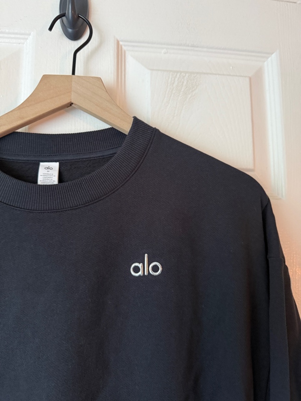 Alo Yoga Accolade Crew Neck Pullover Anthracite Grey size medium NWT - Picture 6 of 7